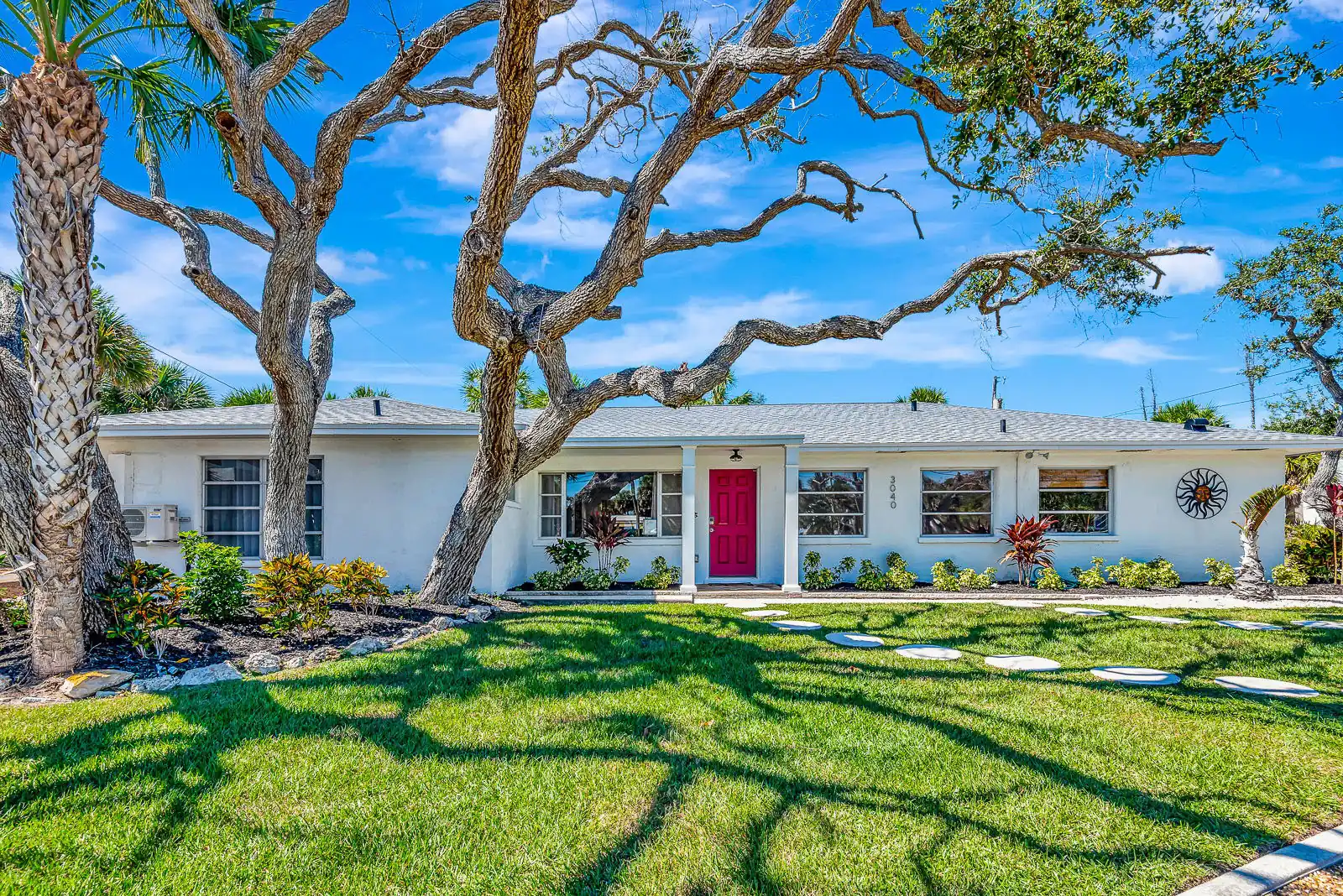 Steps to Beach Pool + Hot Tub 2025 Remodeled!