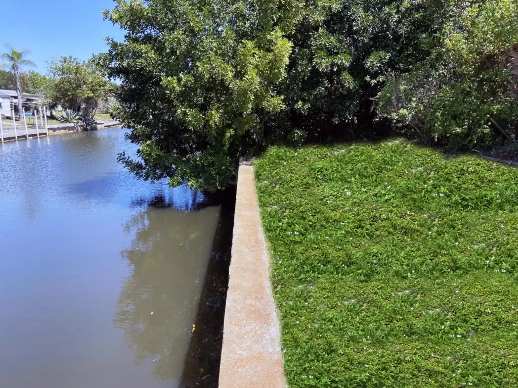 Retro Retreat – Canal-Front 2BR Close to Beach
