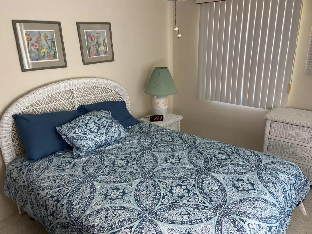 Retro Retreat – Canal-Front 2BR Close to Beach