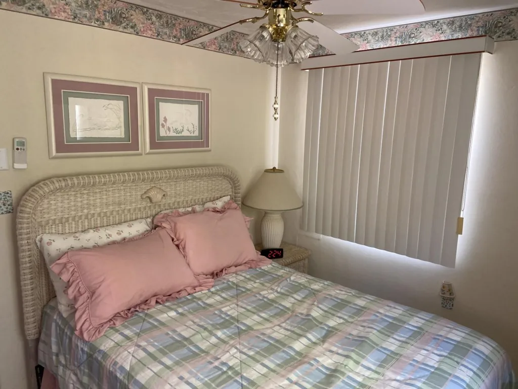 Retro Retreat – Canal-Front 2BR Close to Beach