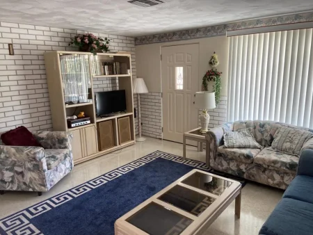Retro Retreat – Canal-Front 2BR Close to Beach