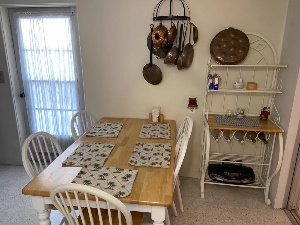 Retro Retreat – Canal-Front 2BR Close to Beach