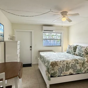 Venice Villas Studio – 2026 Remodel Poolside