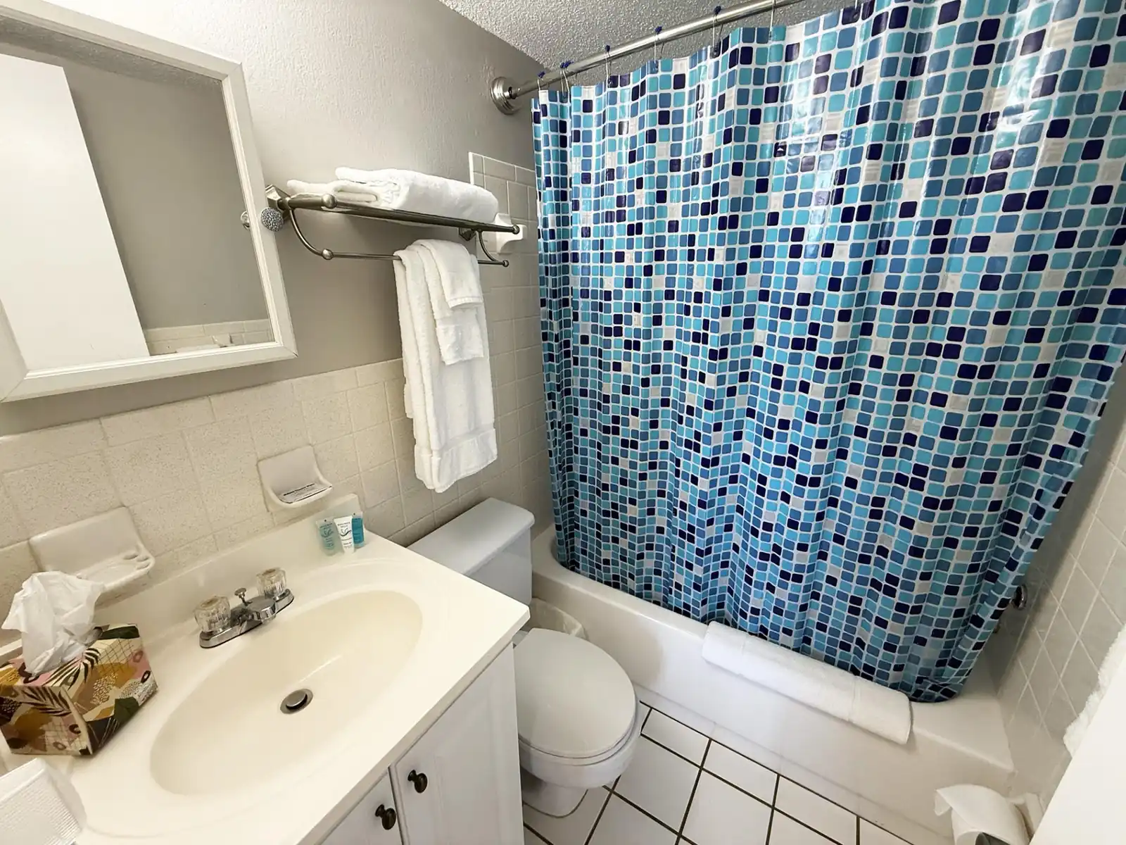 Venice Villas Upper Studio – Beach & Pool