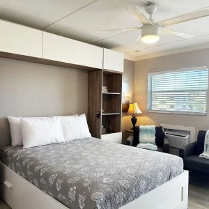 Gulf-Side Studio – Venice Villas Near Pool