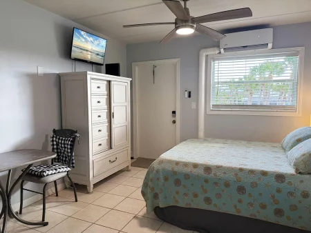Venice Villas Studio – Upper Level Poolside #74