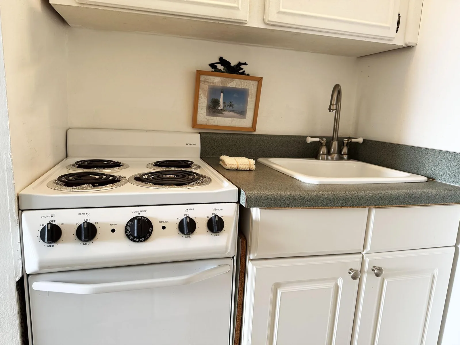 Upper Studio – Venice Villas Poolside