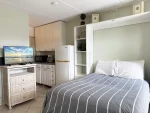 Upper Studio – Venice Villas Poolside