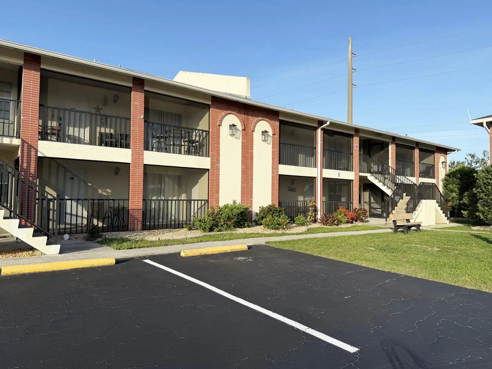 Poolside 2BR – Boca to Manasota in Minutes
