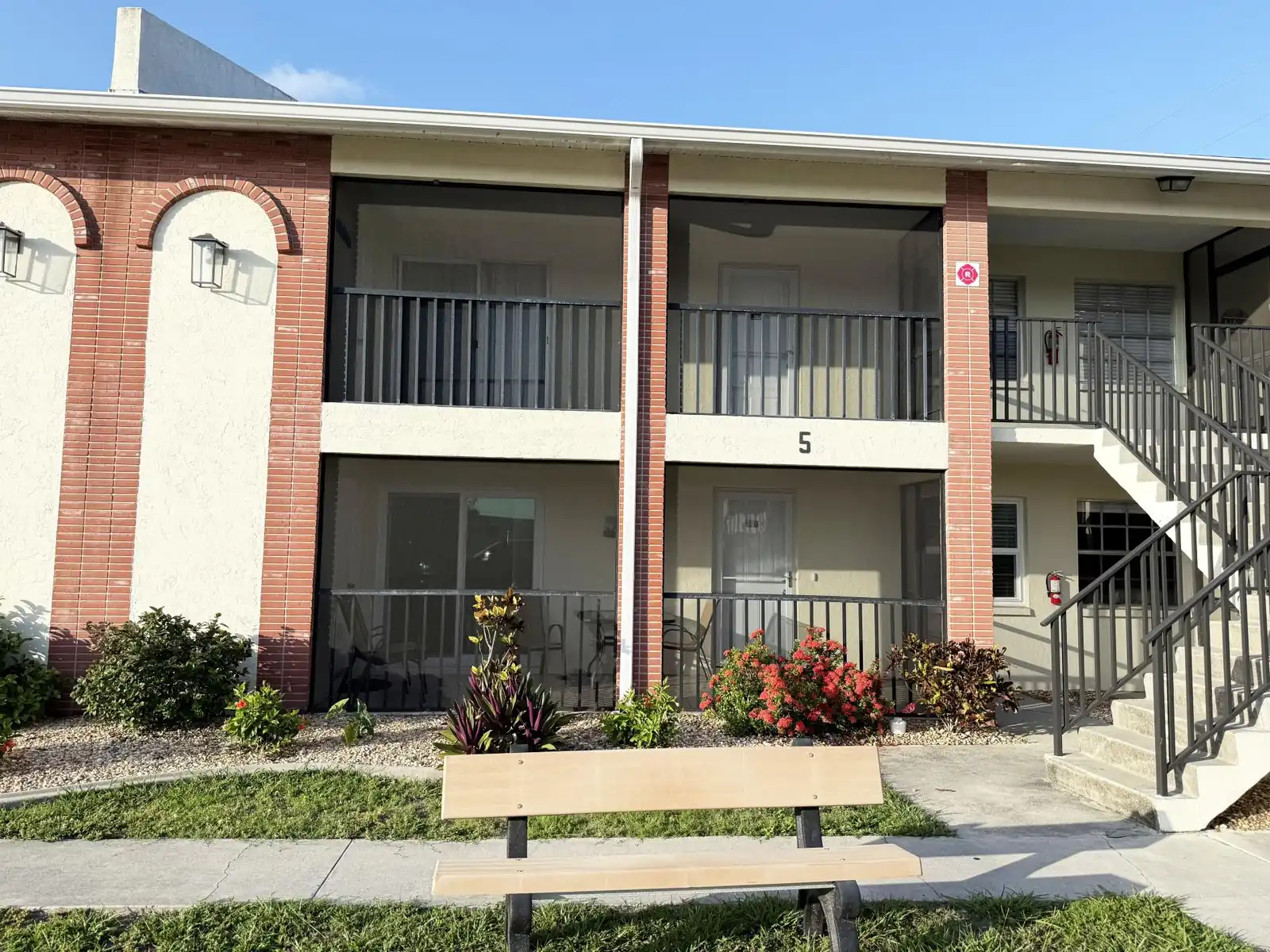 Poolside 2BR – Boca to Manasota in Minutes