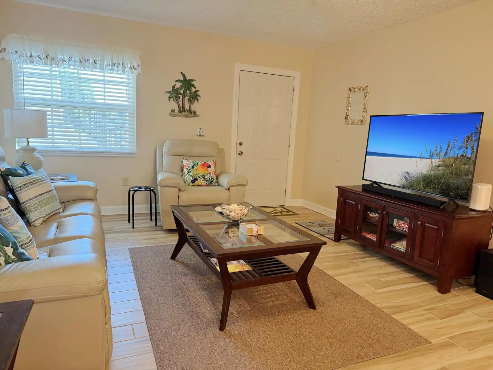 Poolside 2BR – Boca to Manasota in Minutes