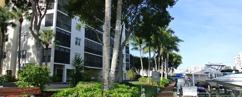 2BR – Penthouse, Pool, Beach & Water Views