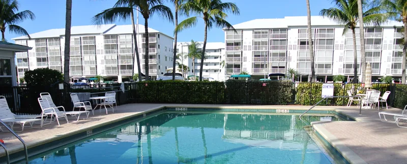 2BR – Penthouse, Pool, Beach & Water Views