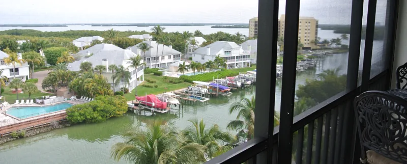 2BR – Penthouse, Pool, Beach & Water Views
