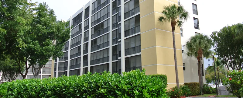 2BR – Penthouse, Pool, Beach & Water Views