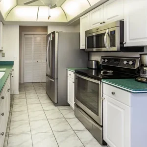 2BR – Penthouse, Pool, Beach & Water Views