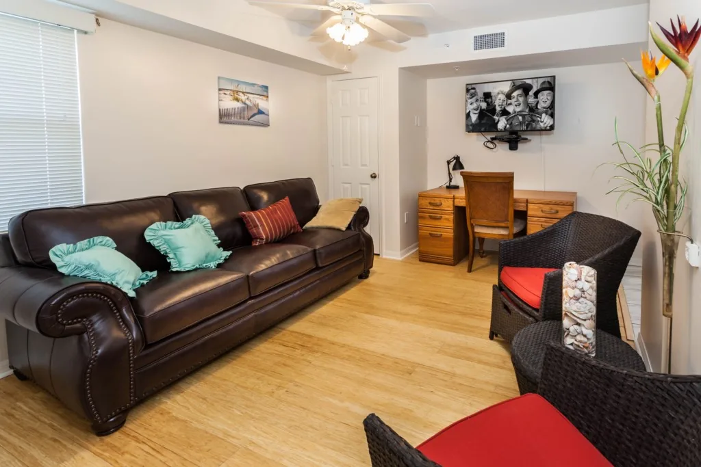 2BR – Penthouse, Pool, Beach & Water Views