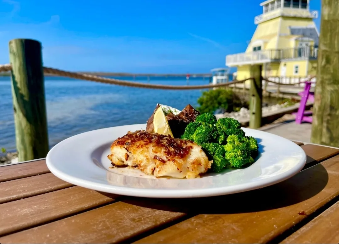 Sunsets, Seafood, and Serenity Pet - Boat Friendly