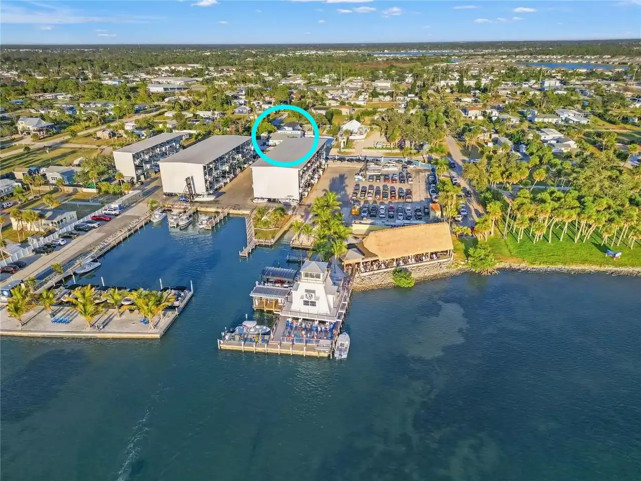 Relaxed Coastal Retreat - Pet & Boat Friendly