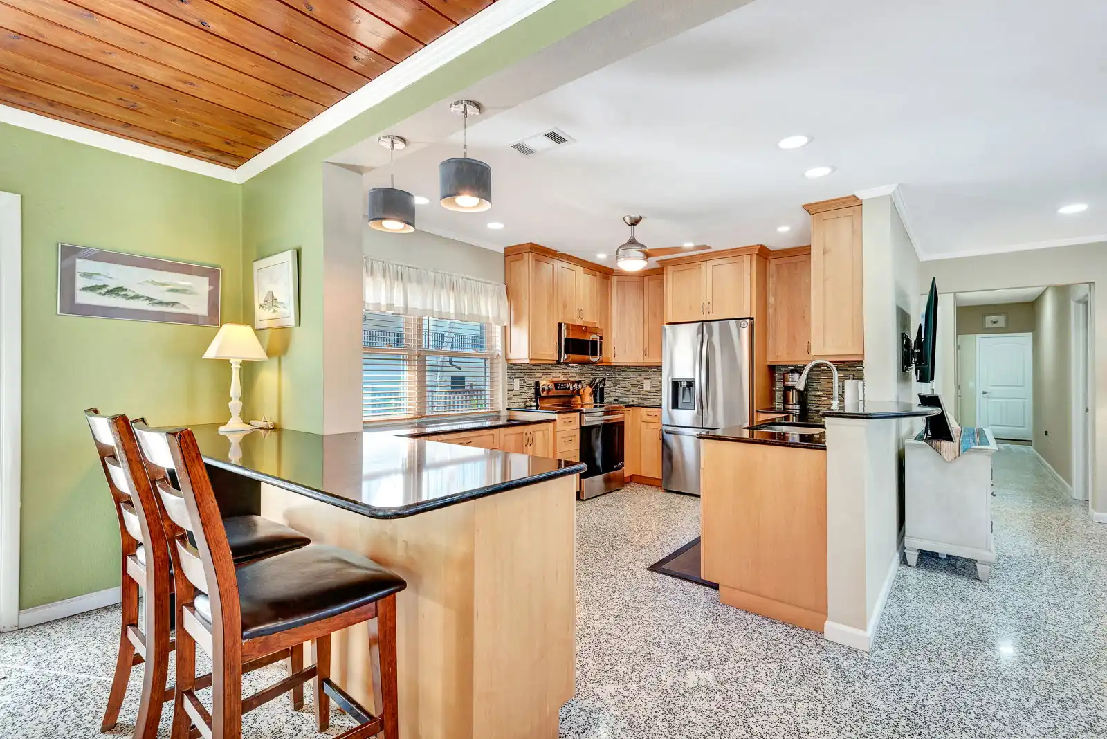 4BR Heated Pool & Hot Tub – Deeded Beach Access