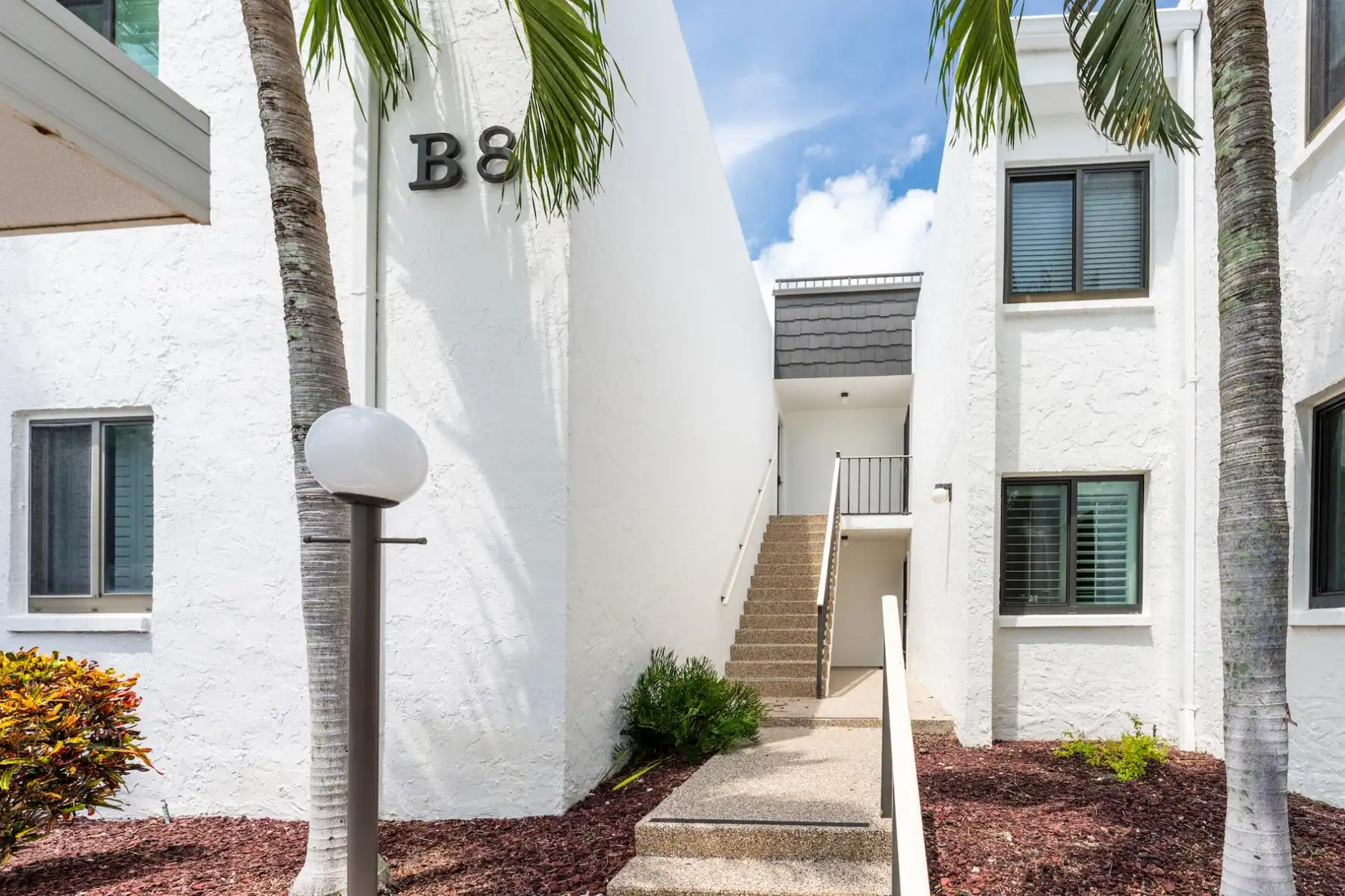 Tamarind 2BR – Bright, Beachy & Steps to the Sand