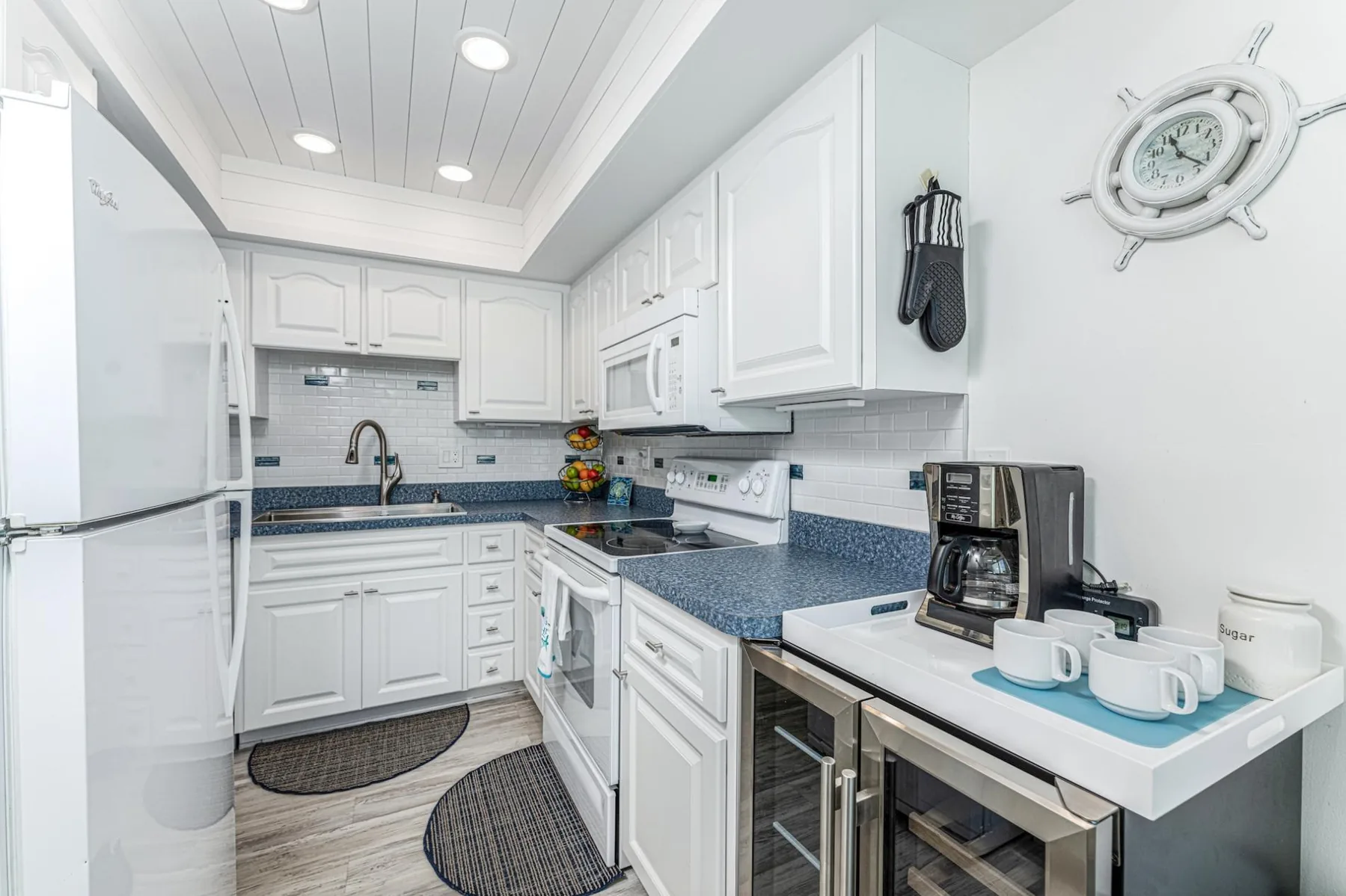 Tamarind 2BR – Bright, Beachy & Steps to the Sand