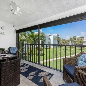 Tamarind 2BR – Bright, Beachy & Steps to the Sand