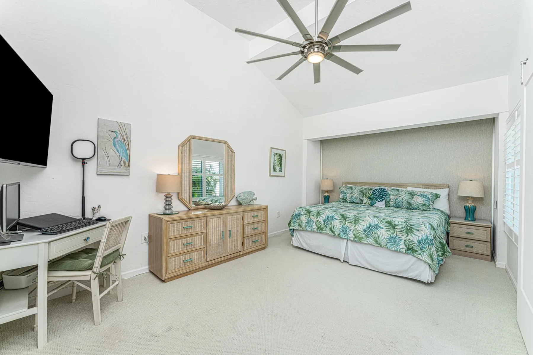 Tamarind 2BR – Bright, Beachy & Steps to the Sand