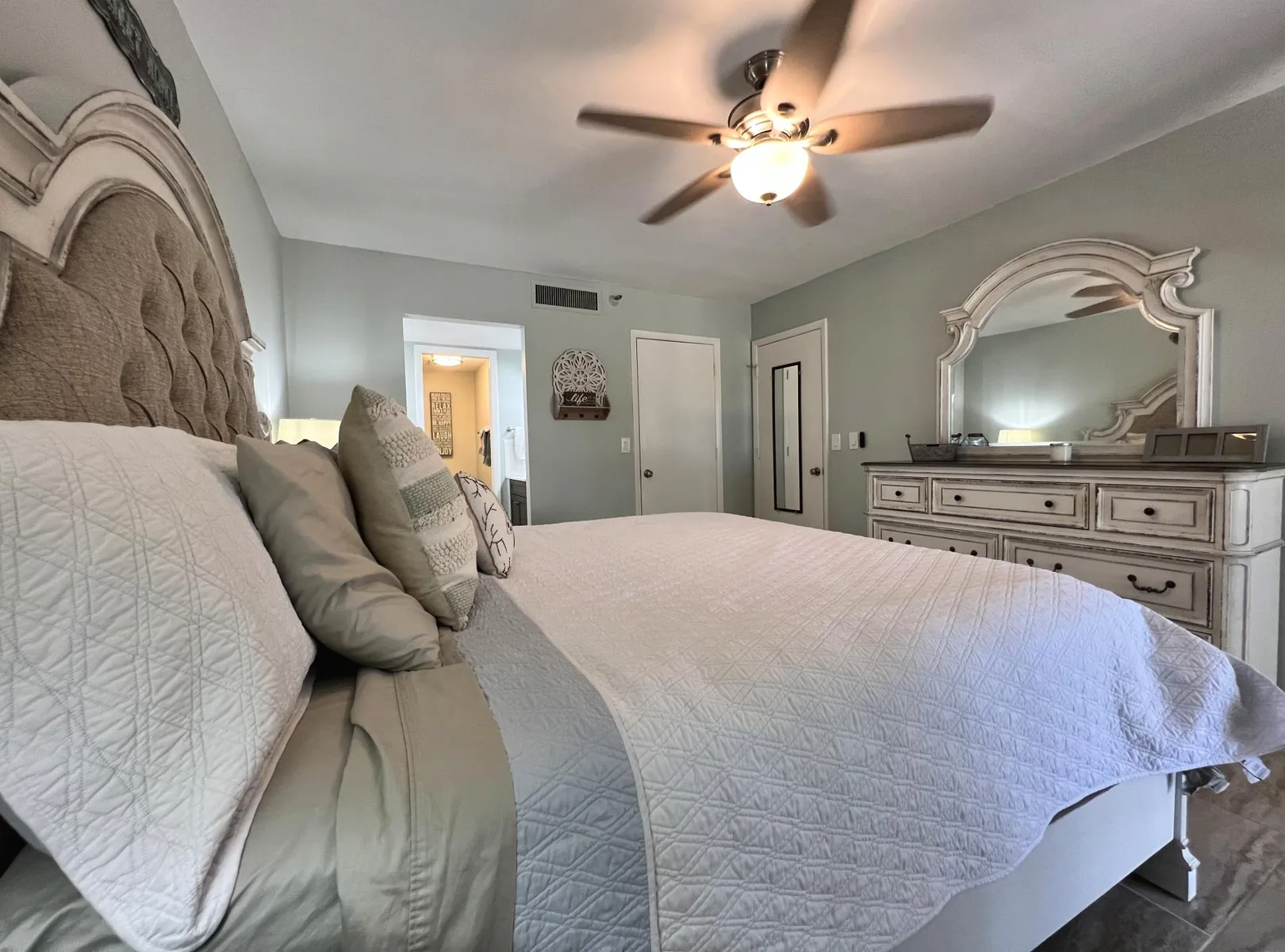 2BR Sandpiper Key - Walk to Beach & Dining