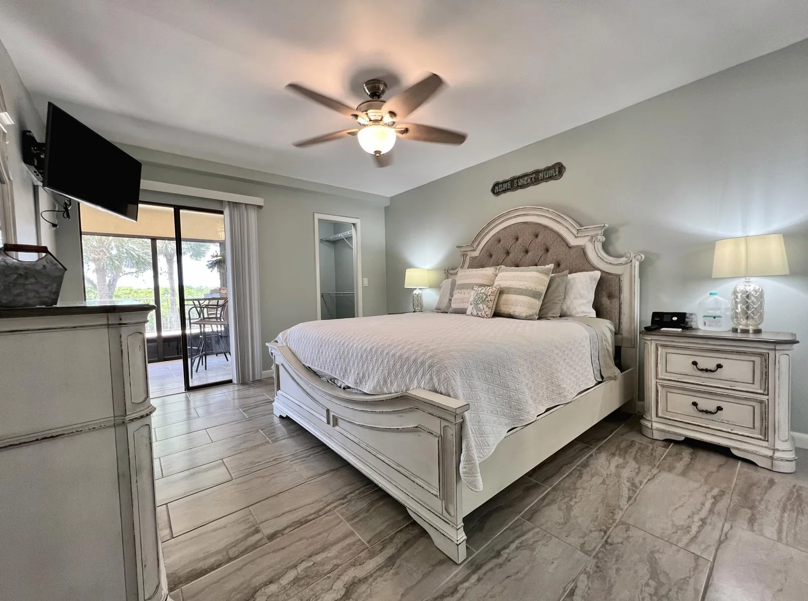 2BR Sandpiper Key - Walk to Beach & Dining