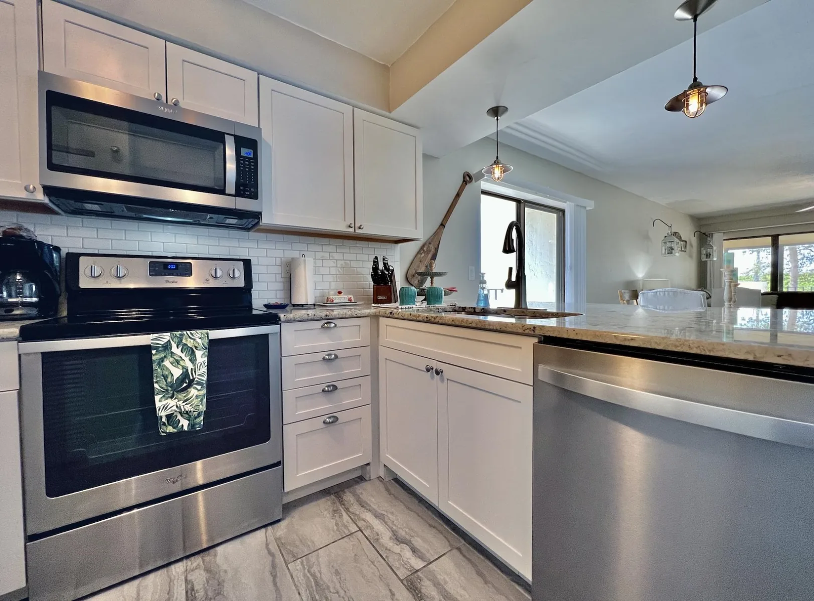 2BR Sandpiper Key - Walk to Beach & Dining