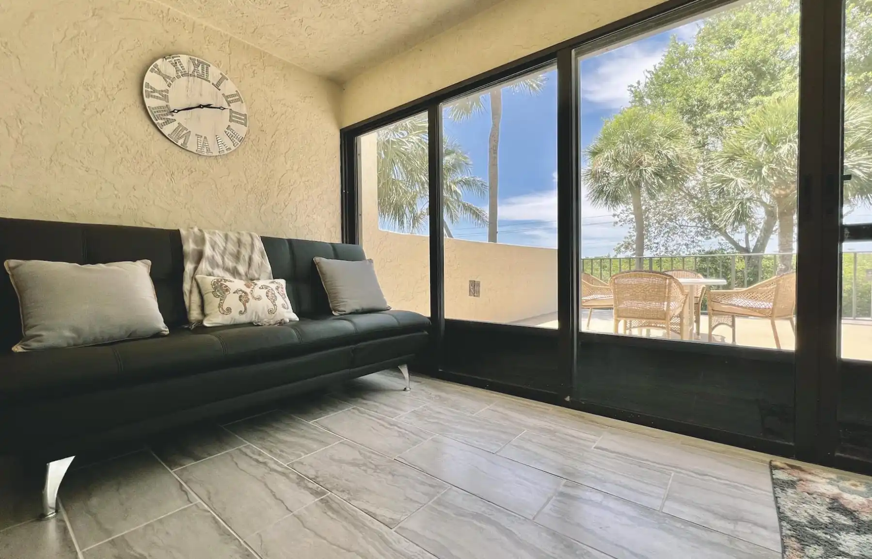 2BR Sandpiper Key - Walk to Beach & Dining
