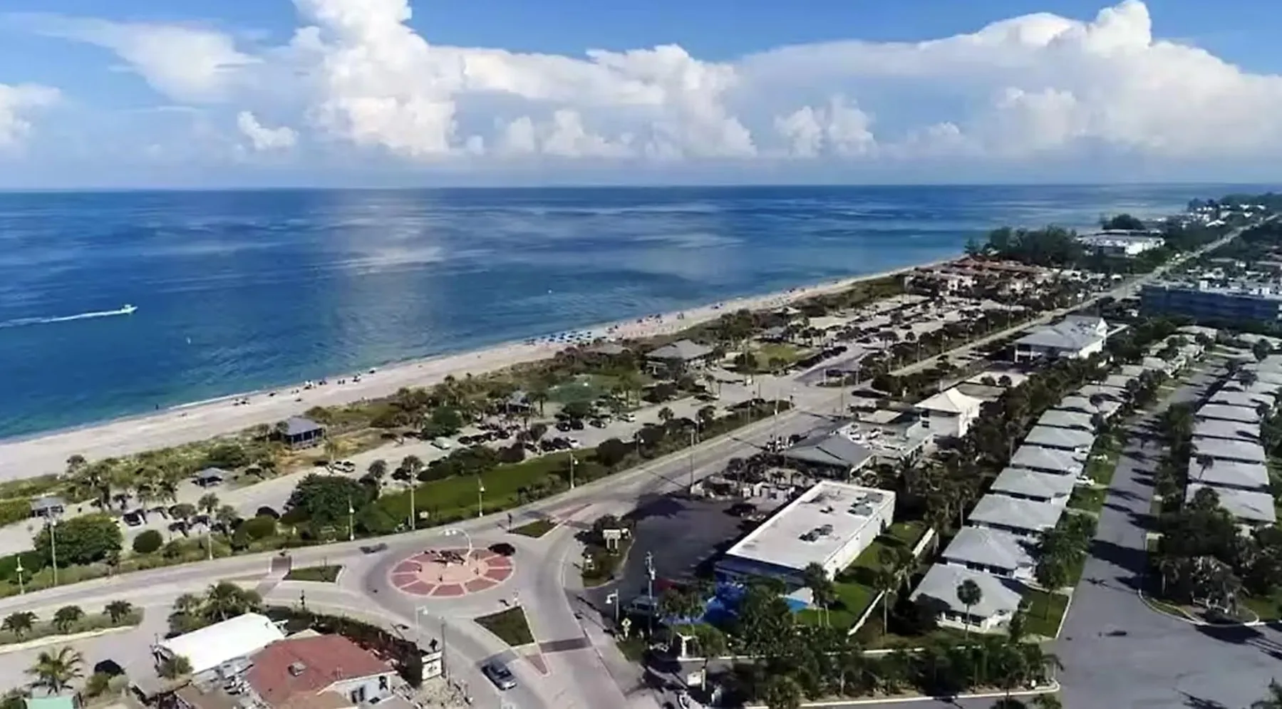 2BR Sandpiper Key - Walk to Beach & Dining
