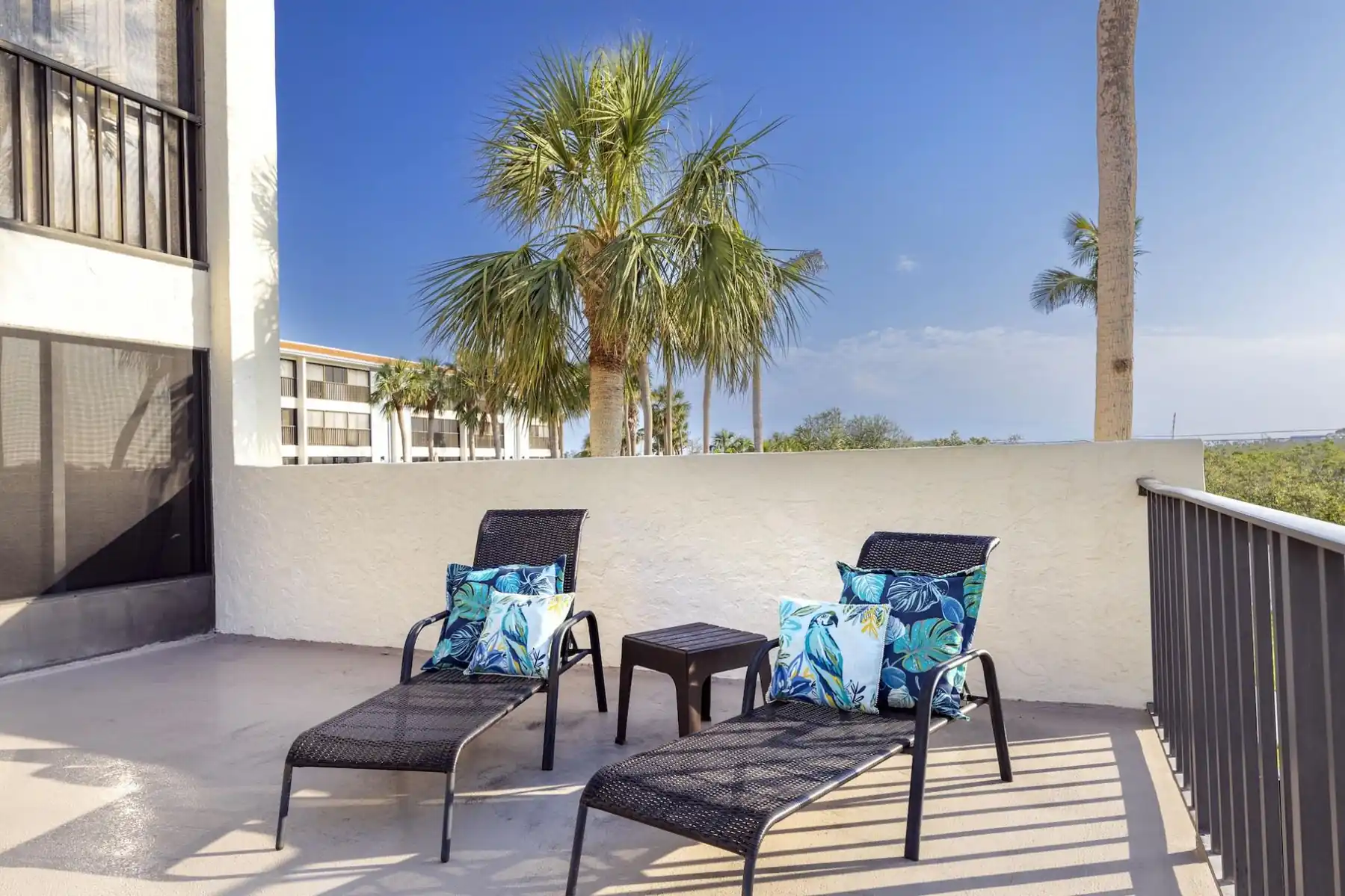2BR Sandpiper Key - Walk to Beach & Dining