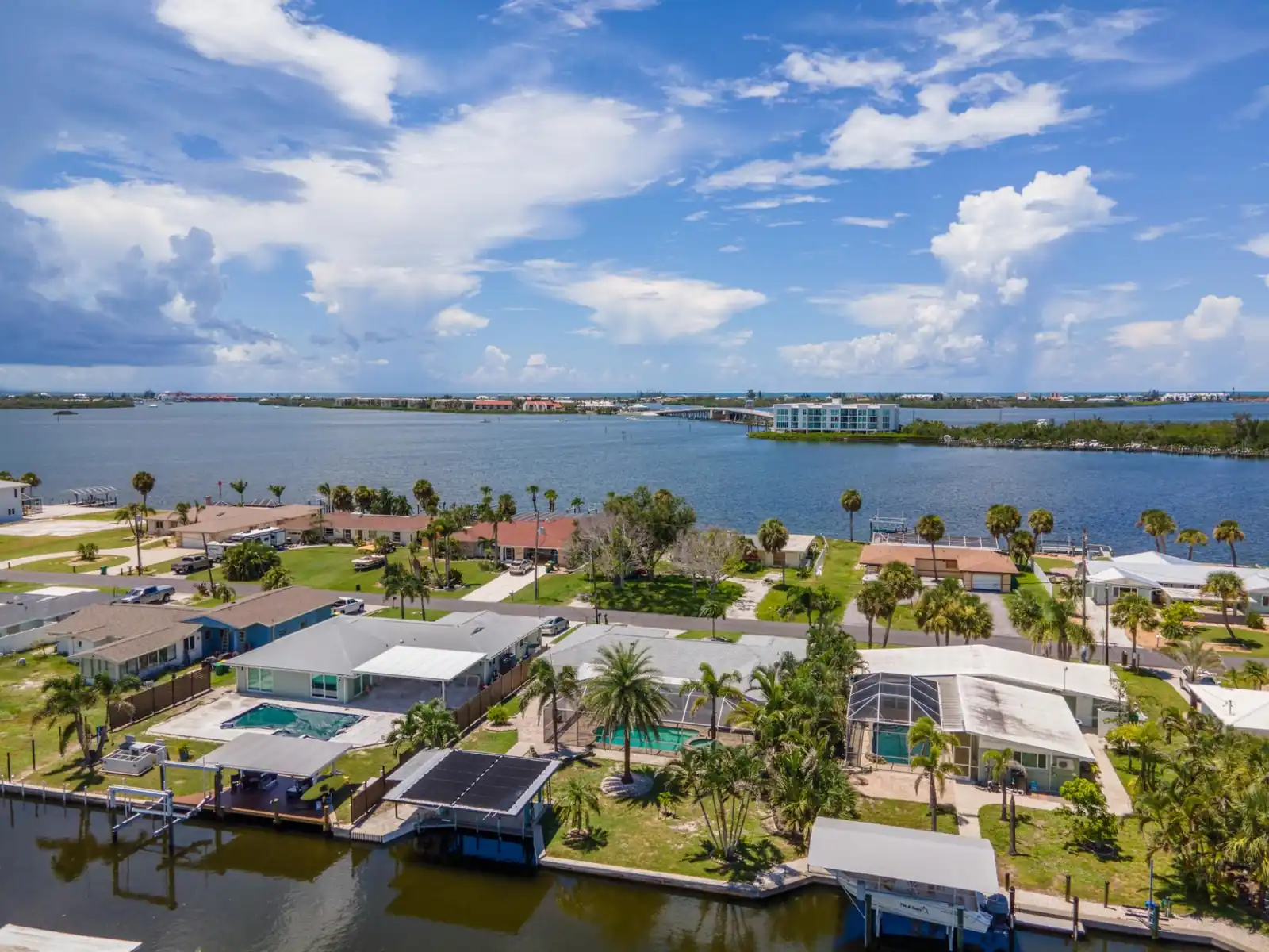 Lemon Bay Canal Home – Pool Hot Tub & Boat Dock