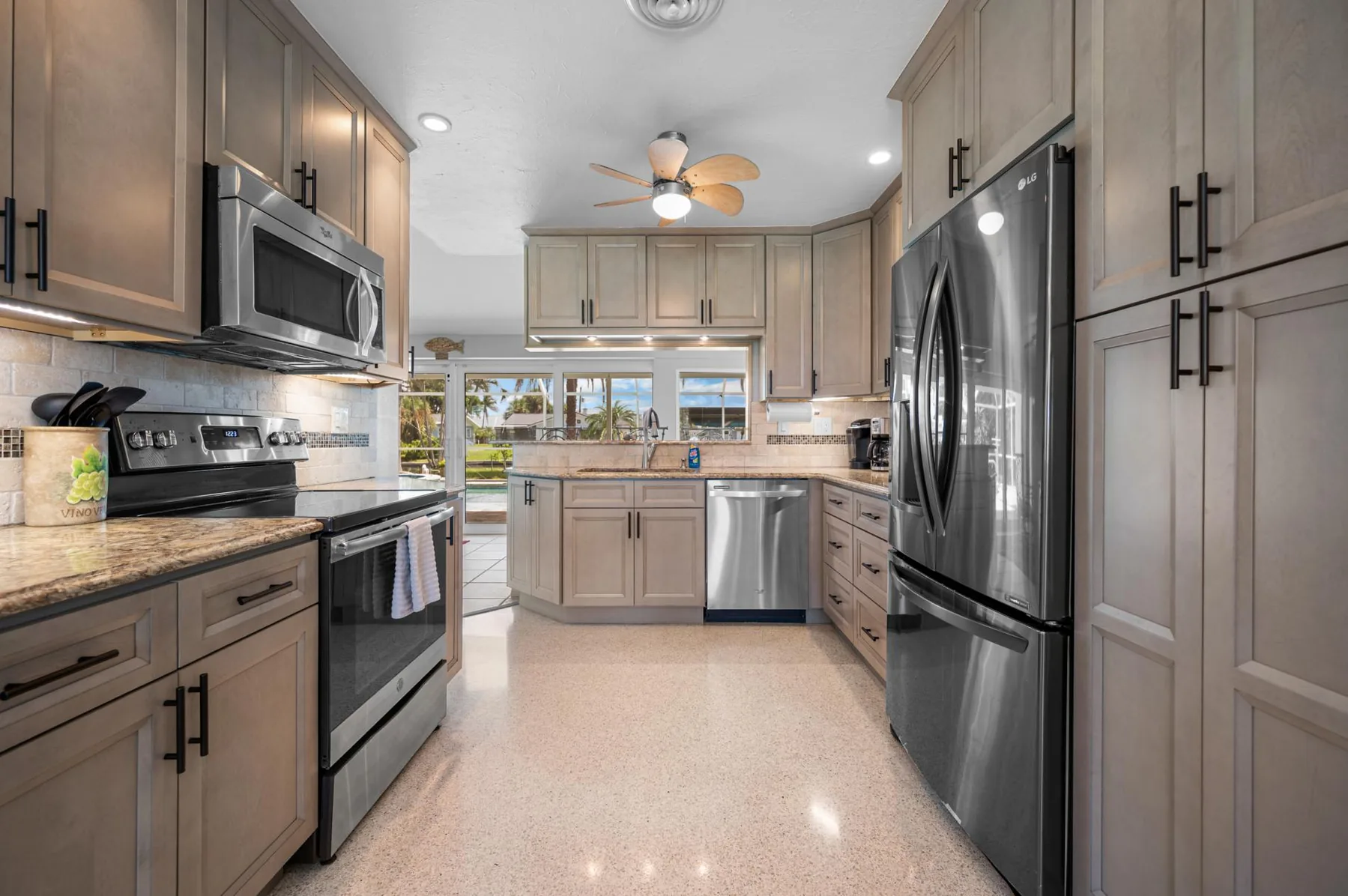 Lemon Bay Canal Home – Pool Hot Tub & Boat Dock