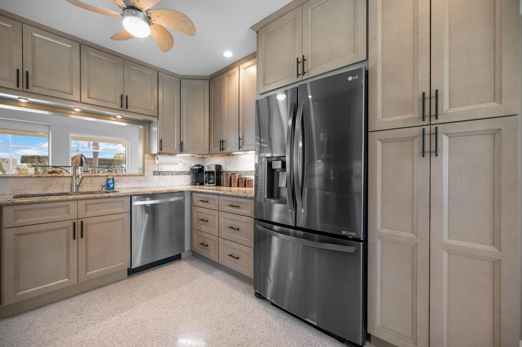 Lemon Bay Canal Home – Pool Hot Tub & Boat Dock