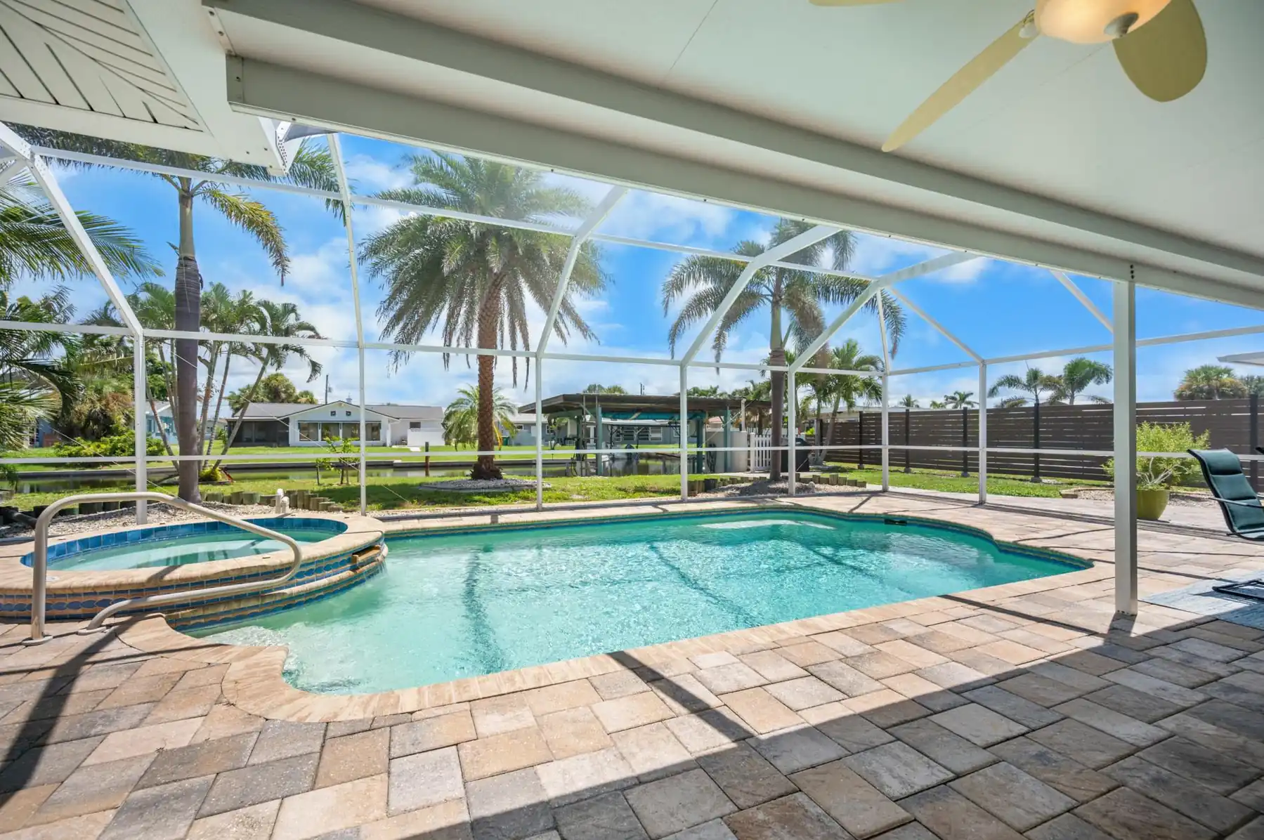 Lemon Bay Canal Home – Pool Hot Tub & Boat Dock