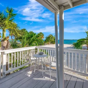 Dock, Dine & Unwind – Coastal Vibes Await