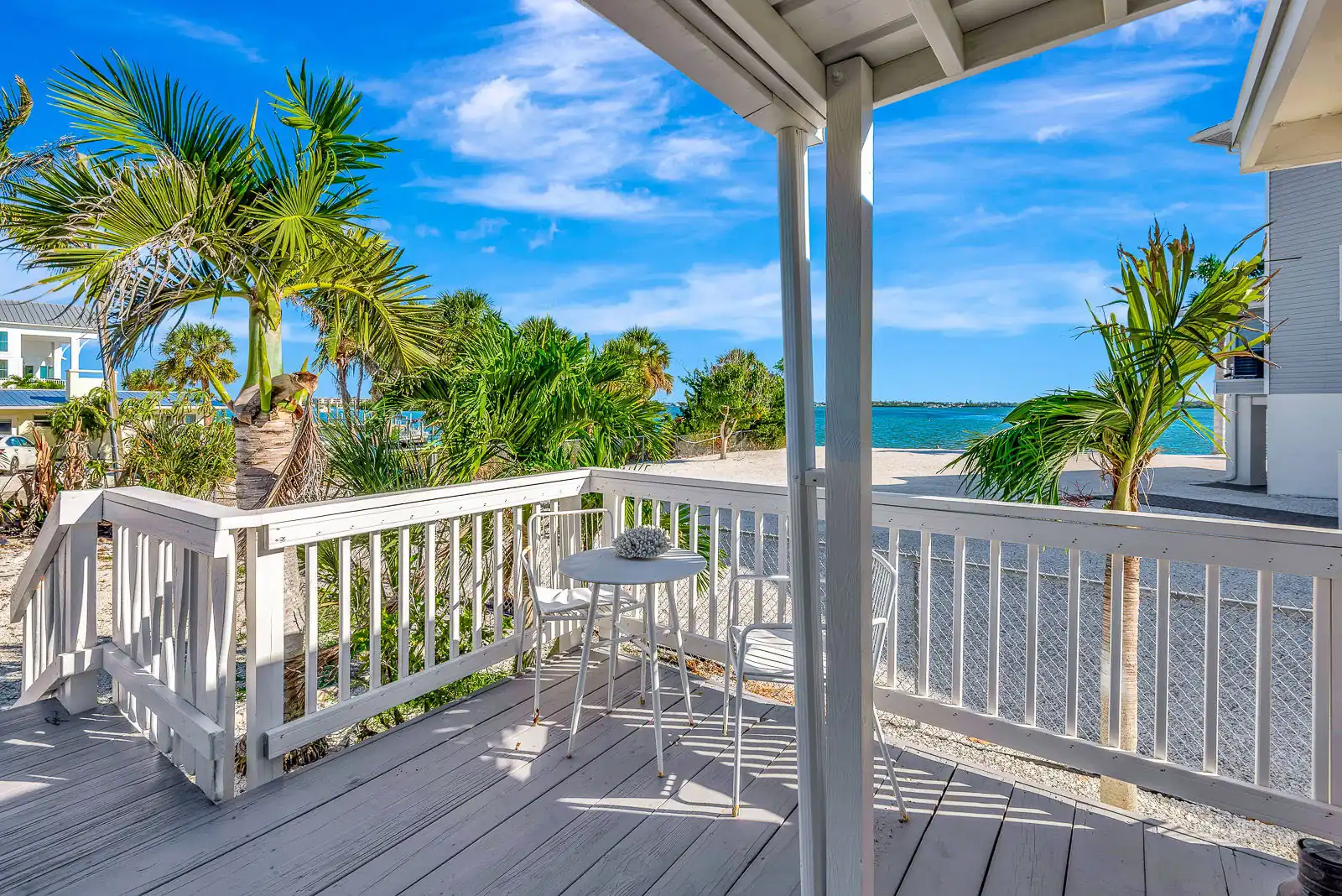 Dock, Dine & Unwind – Coastal Vibes Await