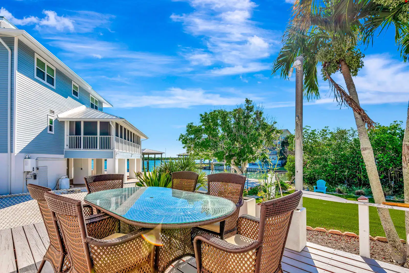 Dock, Dine & Unwind – Coastal Vibes Await