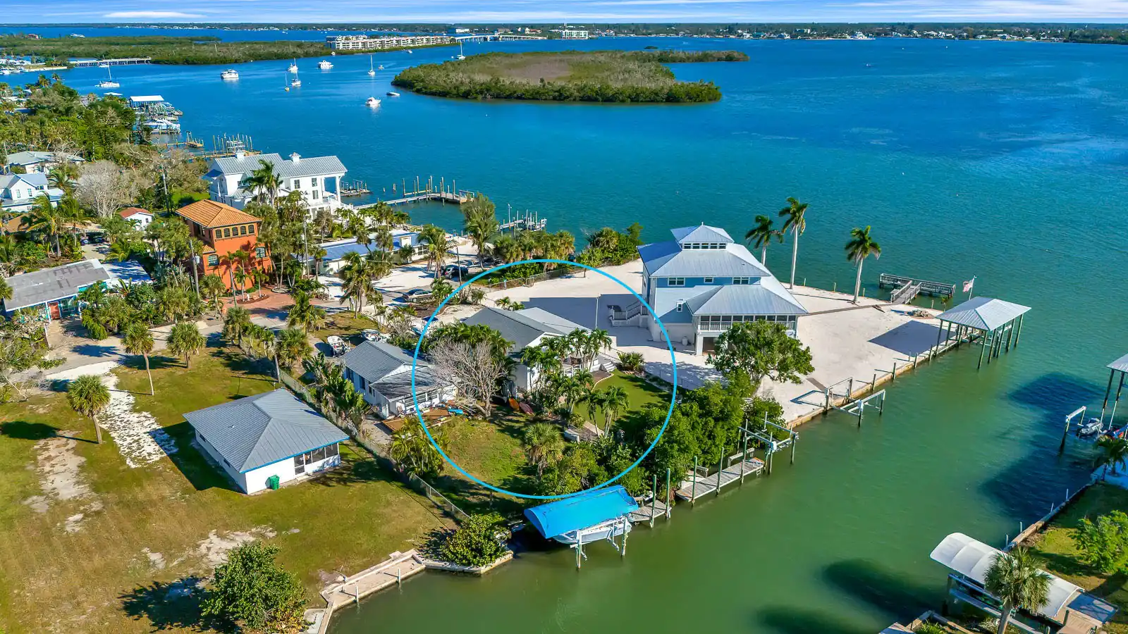 Dock, Dine & Unwind – Coastal Vibes Await