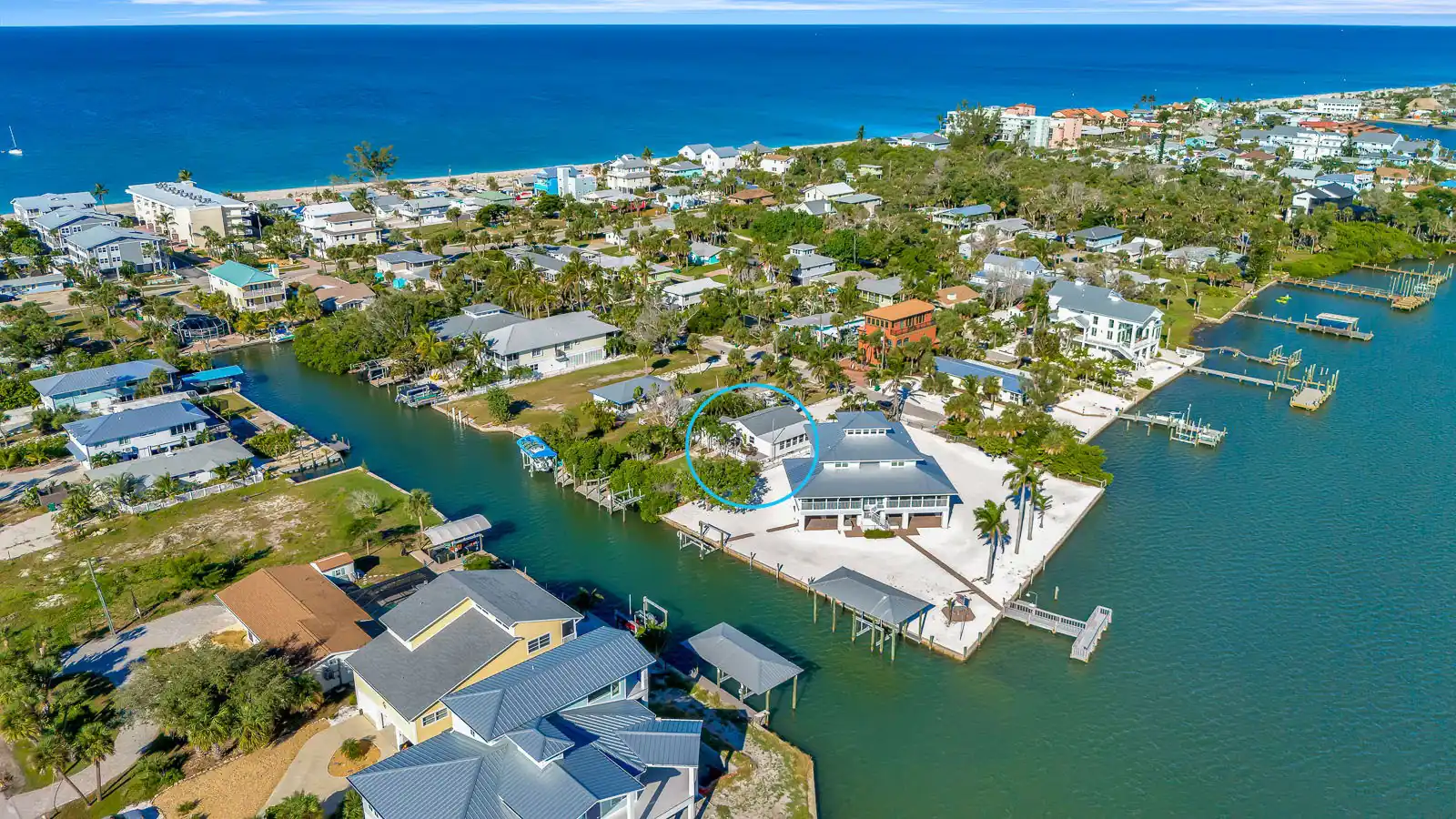 Dock, Dine & Unwind – Coastal Vibes Await