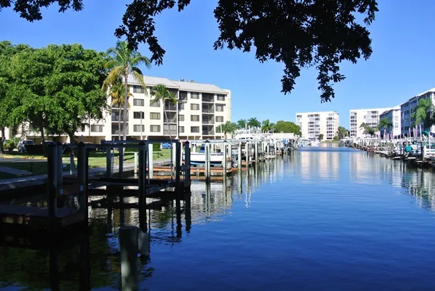 Santa Maria • Beach & Boating Getaway • Sleeps 8
