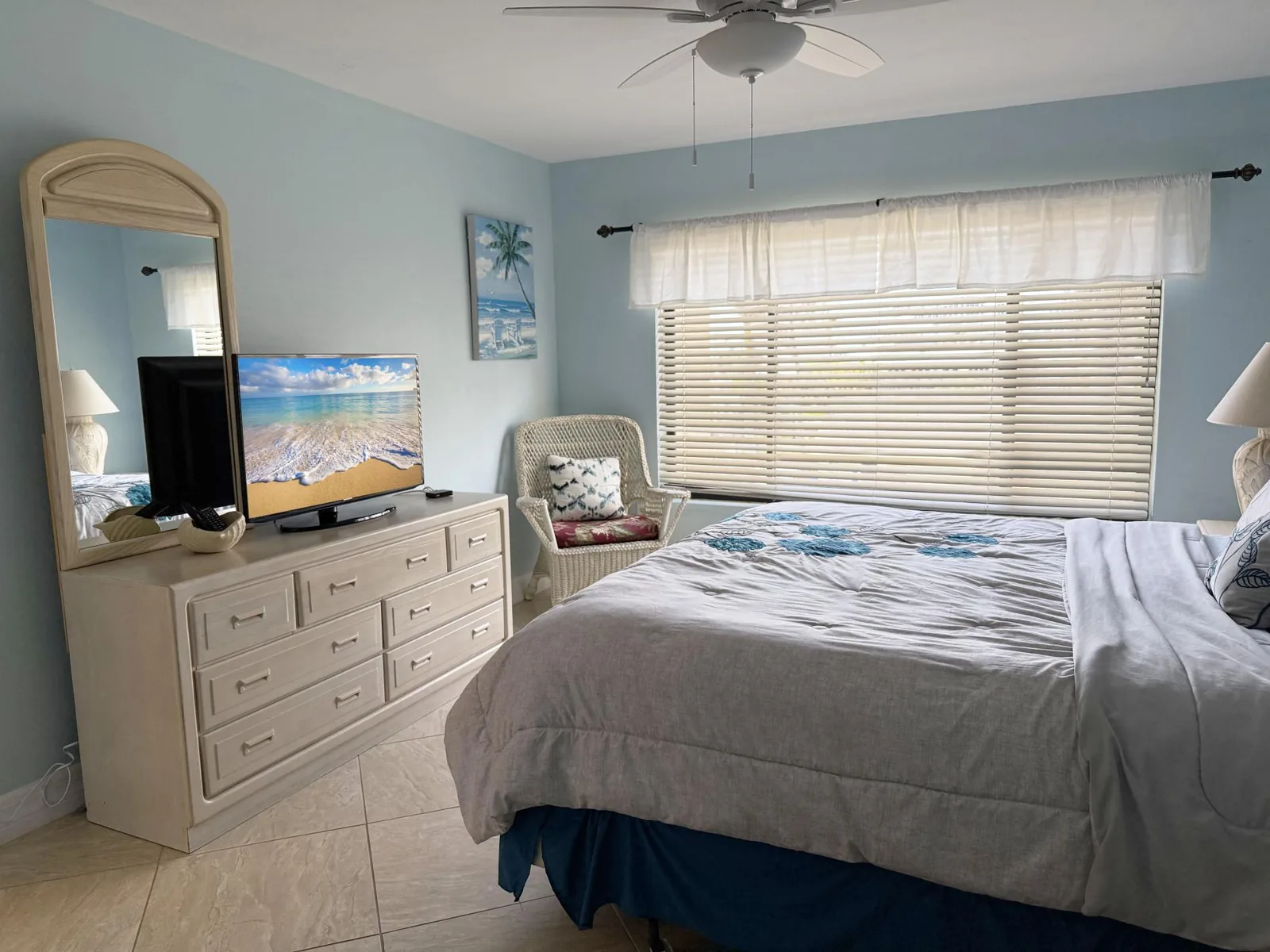 Santa Maria • Beach & Boating Getaway • Sleeps 8
