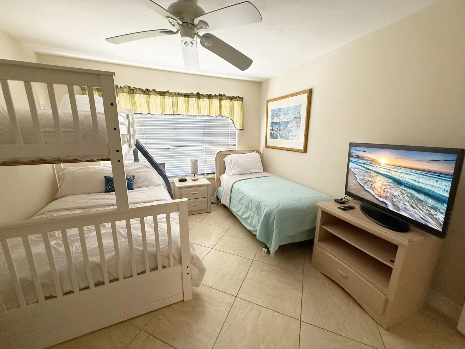 Santa Maria • Beach & Boating Getaway • Sleeps 8