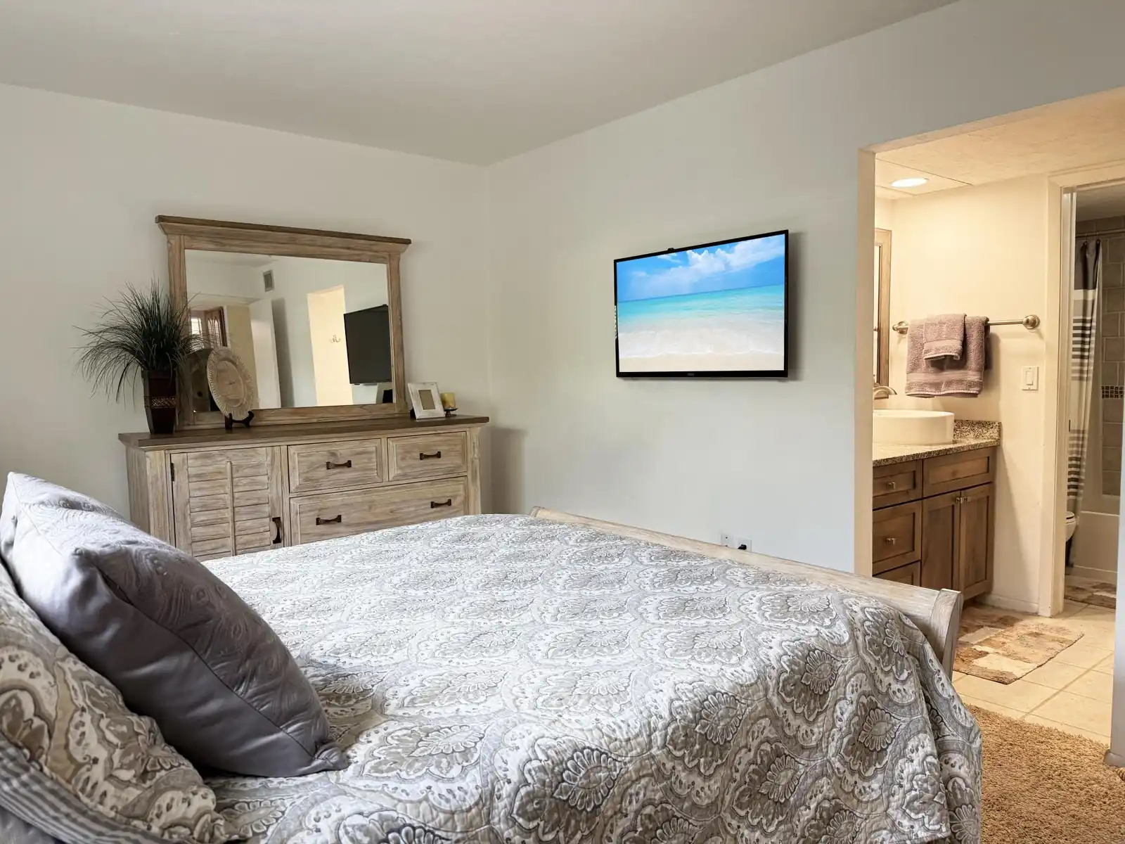 Relax in Style – Elegant Tamarind Ground Floor