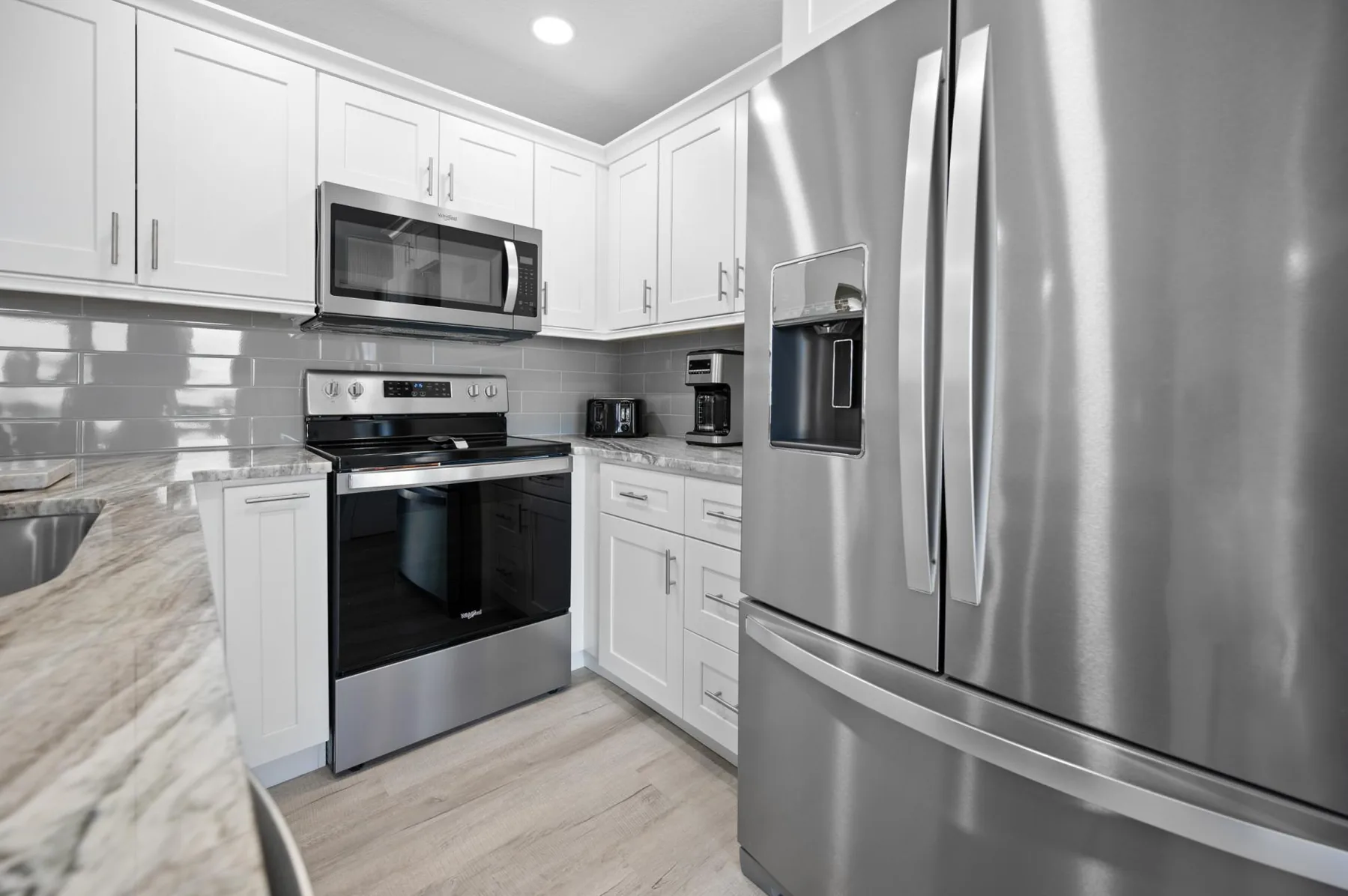 Steps to Sand – 2BR Beach Vibes + Bikes & BBQ