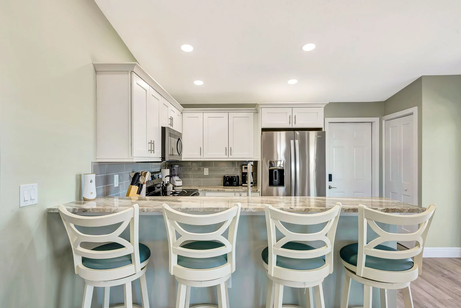 Steps to Sand – 2BR Beach Vibes + Bikes & BBQ