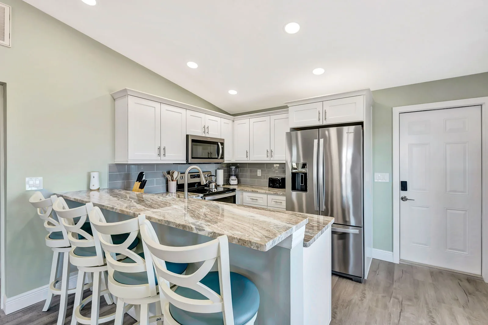 Steps to Sand – 2BR Beach Vibes + Bikes & BBQ